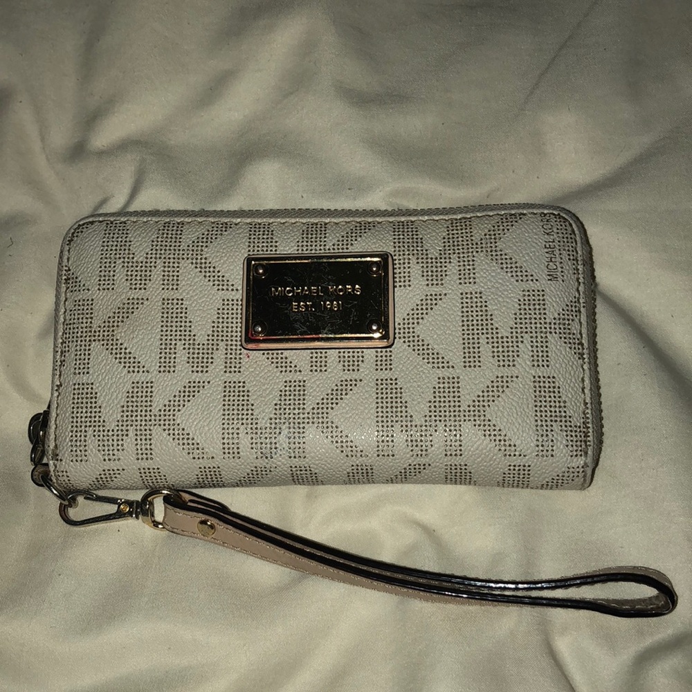 Michael Kors Wristlet
